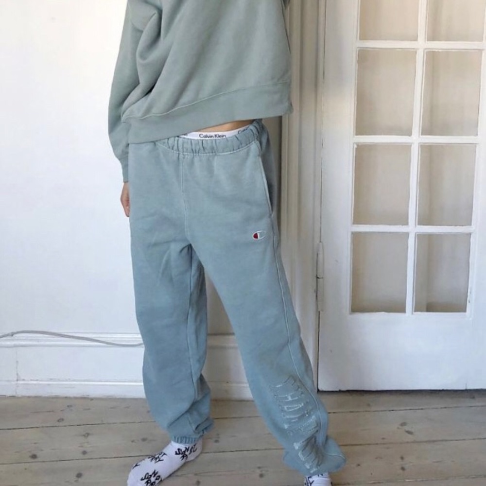 Champion RW Set Excl Lim Ed  M Hoodie, M Pants NWT - Picture 2 of 12